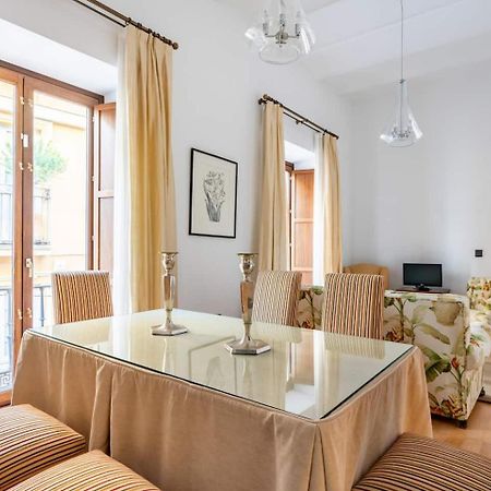 Komodo Sierpes: Bright & Classy Central Apartment Sevilla Bagian luar foto