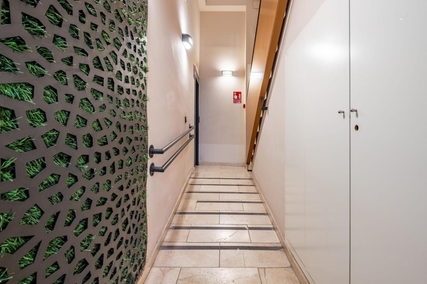 Komodo Sierpes: Bright & Classy Central Apartment Sevilla Bagian luar foto