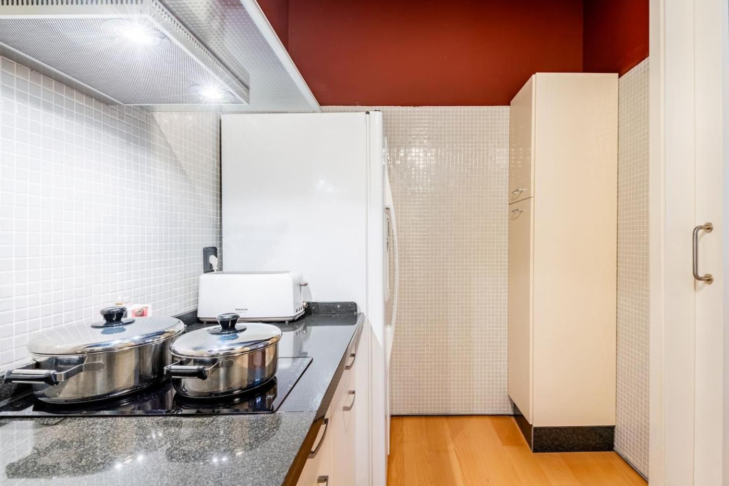 Komodo Sierpes: Bright & Classy Central Apartment Sevilla Bagian luar foto