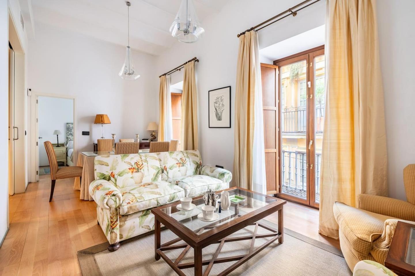 Komodo Sierpes: Bright & Classy Central Apartment Sevilla Bagian luar foto