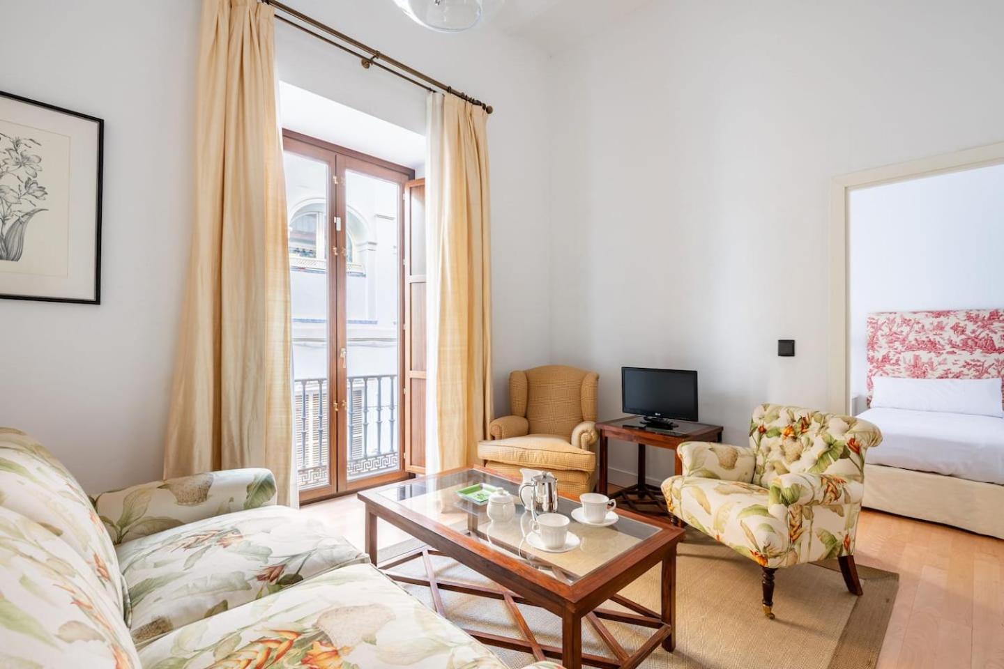 Komodo Sierpes: Bright & Classy Central Apartment Sevilla Bagian luar foto