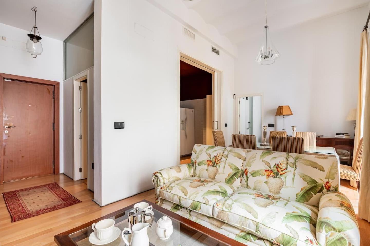 Komodo Sierpes: Bright & Classy Central Apartment Sevilla Bagian luar foto