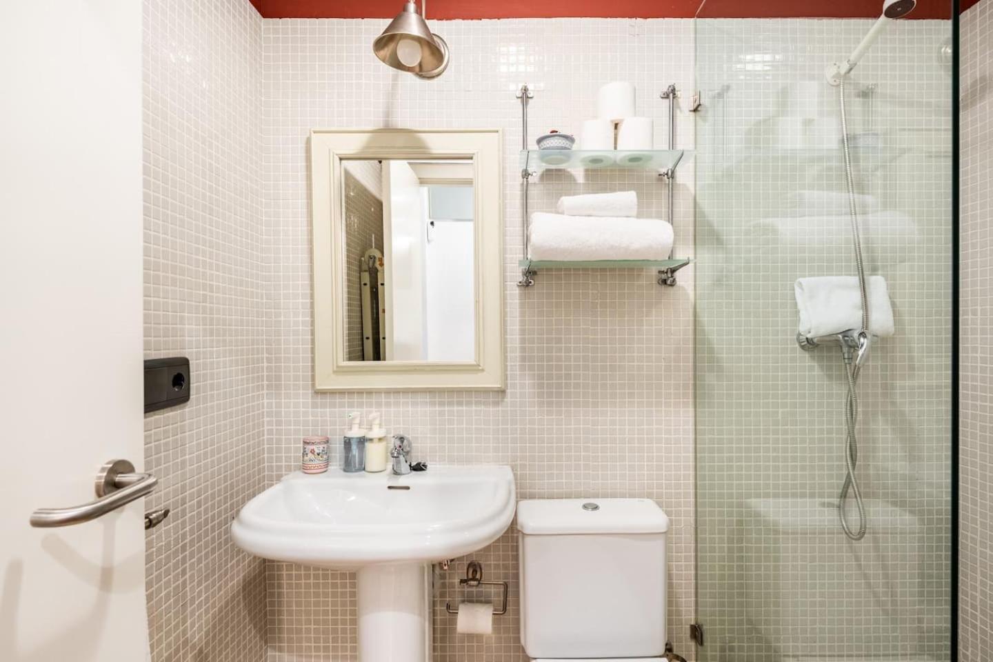 Komodo Sierpes: Bright & Classy Central Apartment Sevilla Bagian luar foto