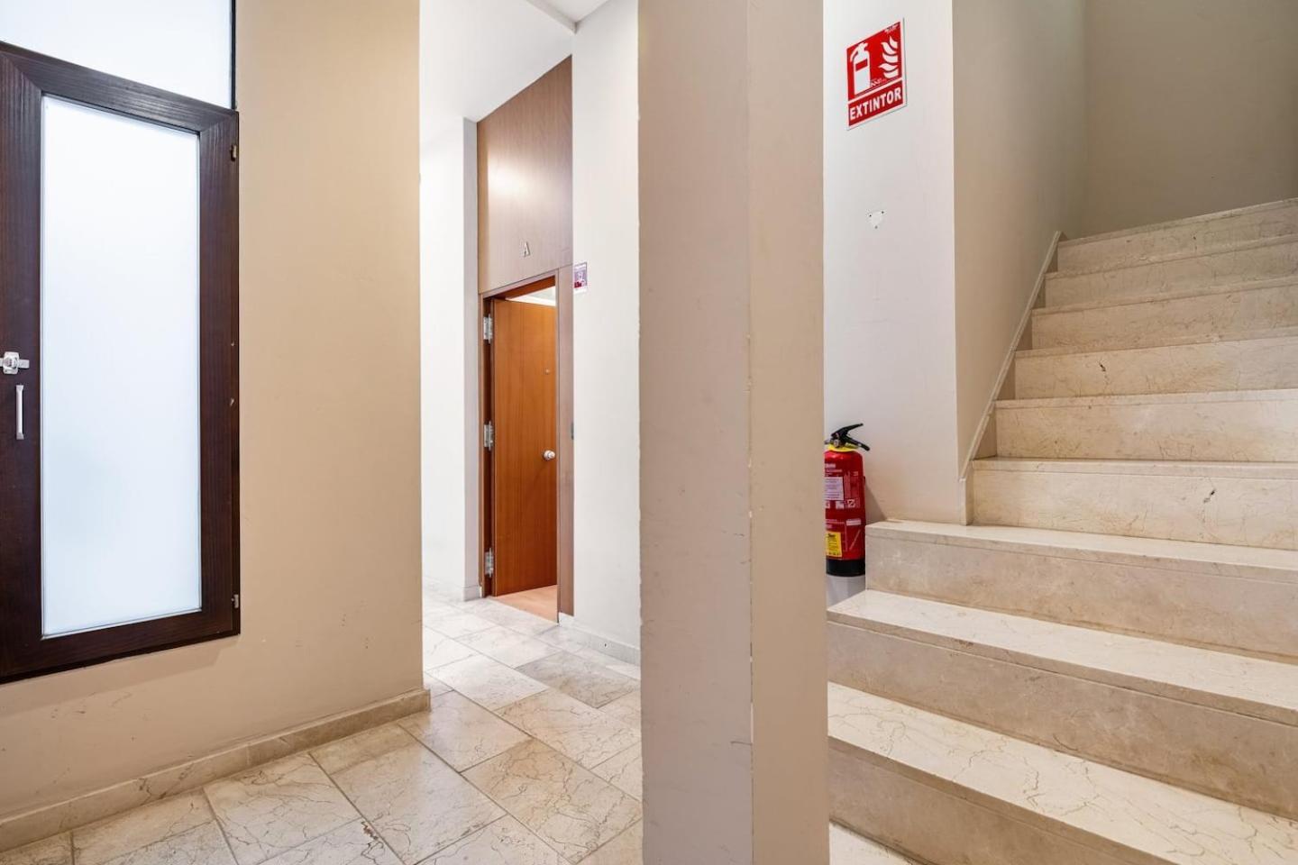 Komodo Sierpes: Bright & Classy Central Apartment Sevilla Bagian luar foto