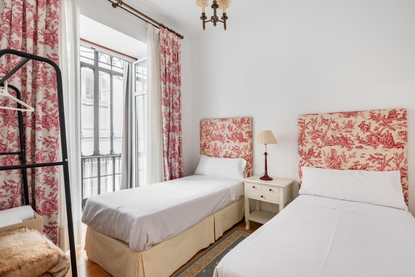 Komodo Sierpes: Bright & Classy Central Apartment Sevilla Bagian luar foto
