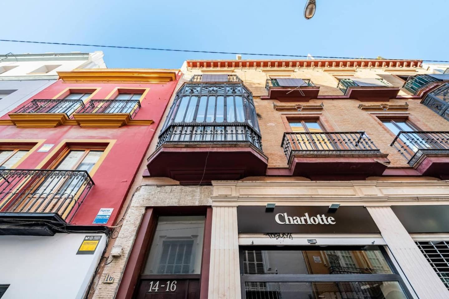 Komodo Sierpes: Bright & Classy Central Apartment Sevilla Bagian luar foto