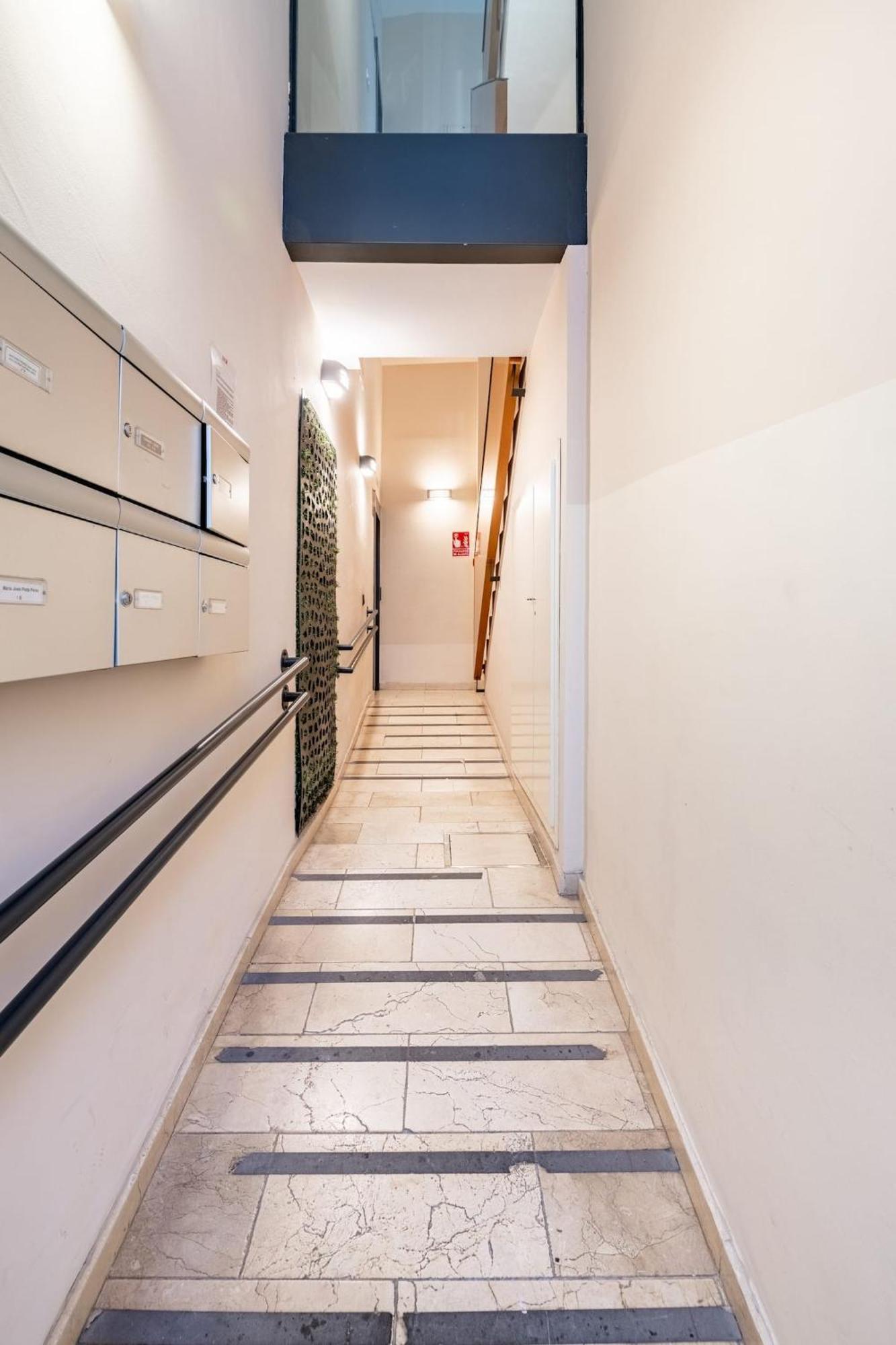 Komodo Sierpes: Bright & Classy Central Apartment Sevilla Bagian luar foto