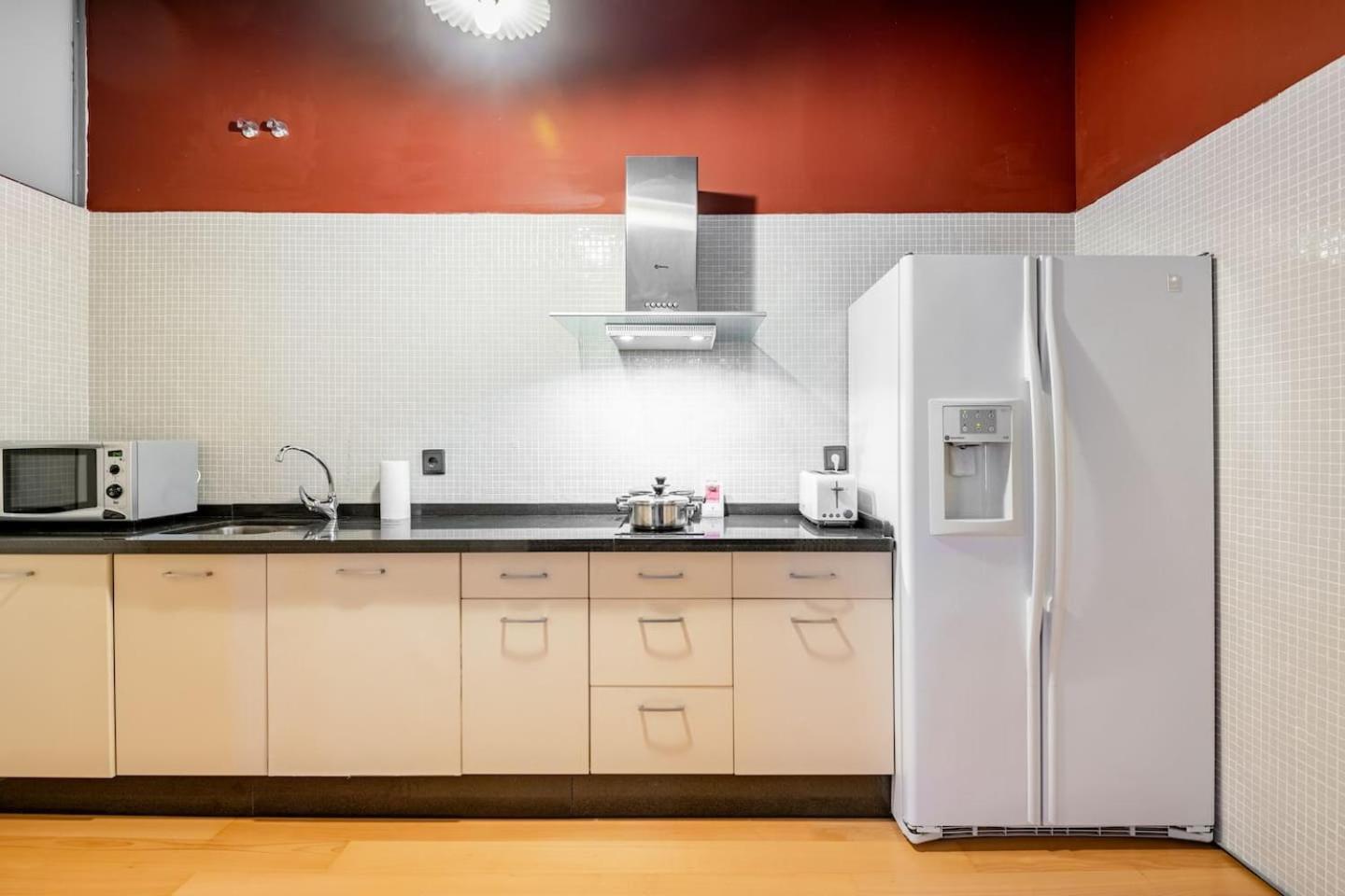 Komodo Sierpes: Bright & Classy Central Apartment Sevilla Bagian luar foto